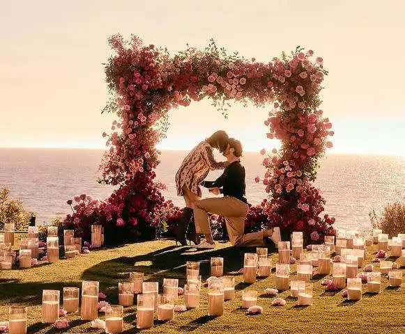 Hailee Steinfeld Tie the Knot With NFL Star Josh Allen 1 Hailee Steinfeld and Josh Allen got engaged last year. (Image Source: Instagram @haileesteinfeld)