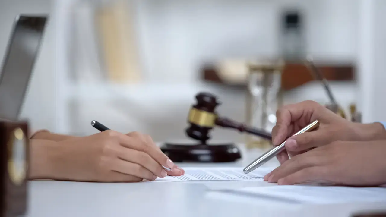Credit One Bank Class Action Settlement: What Consumers Should Know 1 Credit One Bank Class Action Settlement means that eligible individuals may receive up to $1,000 in compensation. (Credit: Getty Images)