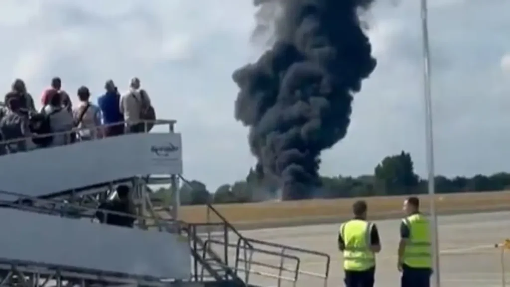 Smoke From The Tragic Plane Crash at London Southend Airport: All Four Onboard Feared Dead (Image Source: AP)